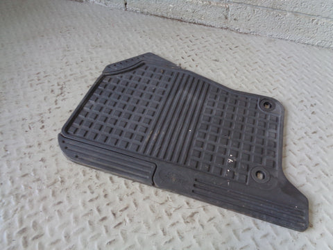 Discovery 3 Floor Mat Passenger Rubber Heavy Duty Land Rover Front Left L11035