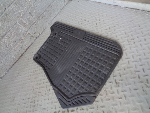 Discovery 3 Floor Mat Passenger Rubber Heavy Duty Land Rover Front Left L11035