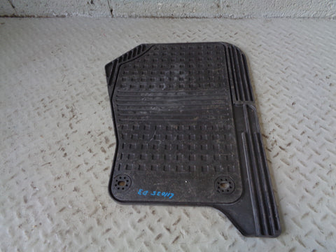 Discovery 3 Floor Mat Passenger Rubber Heavy Duty Land Rover Front Left L11035