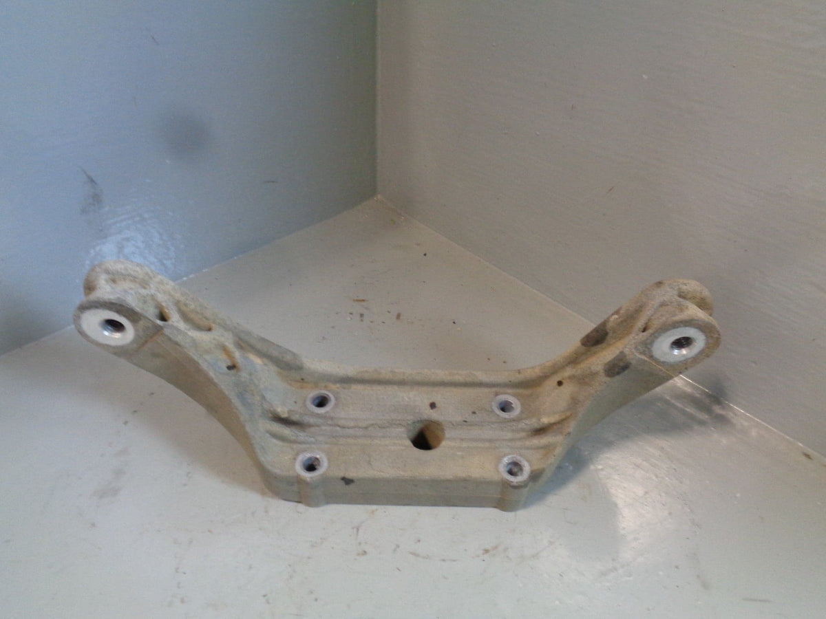 Freelander 2 TD4 Rear Diff Differential Bracket 6527110600 Land Rover