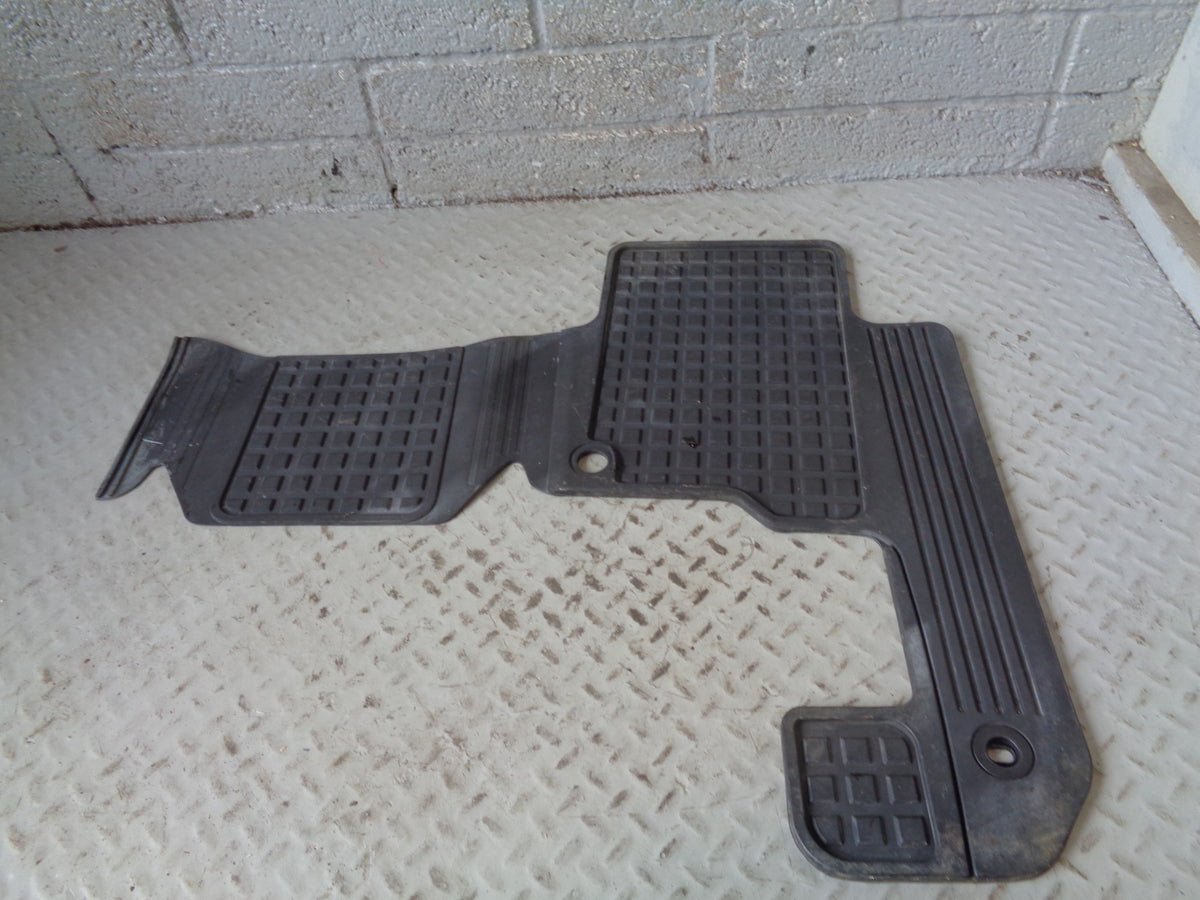 Discovery 3 Floor Mat Rear Right 2nd Row Rubber Heavy Duty Land Rover L11035