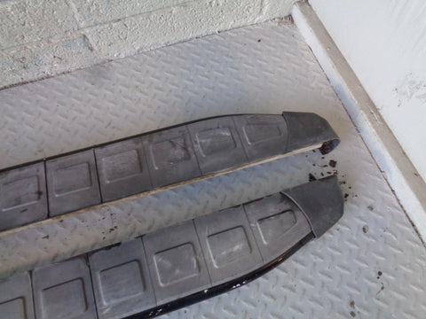 Discovery 3 Side Steps Pair Of Black Grey Land Rover 2004 to 2009 K18034