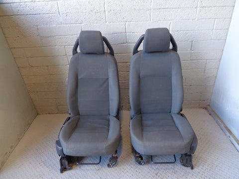 Discovery 3 Front Seats Pair Cloth Grey Manual Land Rover 2004 to 2009 K07045