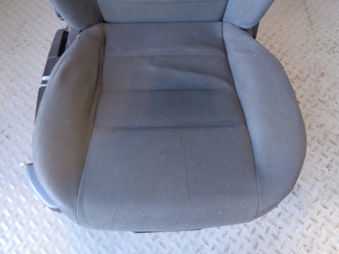 Discovery 3 Front Seats Pair Cloth Grey Manual Land Rover 2004 to 2009 K07045