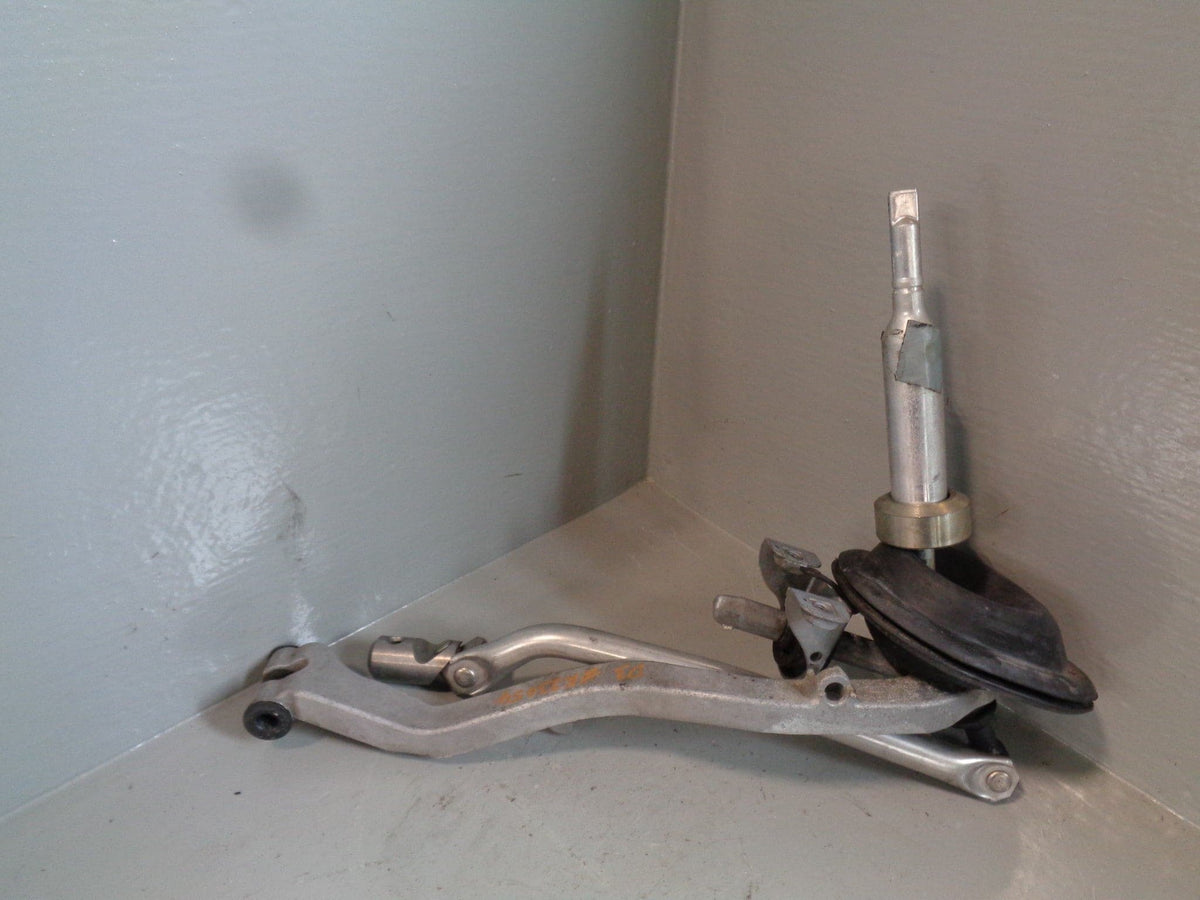 Discovery 3 Gear Linkage Manual 2.7 TDV6 Gear Stick Land Rover UKD500053