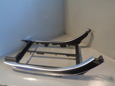 Range Rover Sport Centre Console Trim Surround in Silver and Black 2005 to 2013
