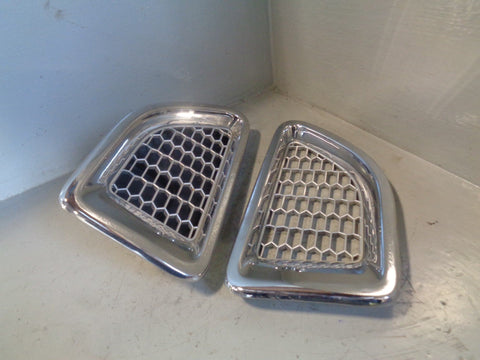 Range Rover Sport Wing Vents Pair Metal Chrome L320 LR006305 LR006306