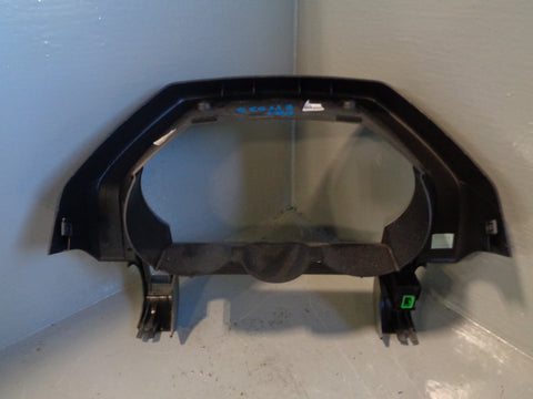 Freelander 1 Instrument Cluster Surround Facelift Land Rover 2004 to 2006 R17035