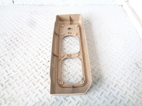 Discovery 2 Tailgate Sub-Woofer Speaker Casen Trim in Beige Land Rover L318