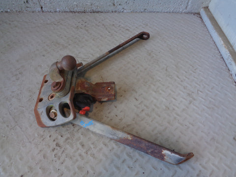 Discovery 3 Tow Bar Land Rover Fixed with Lock and Key 2004 to 2009 L19055