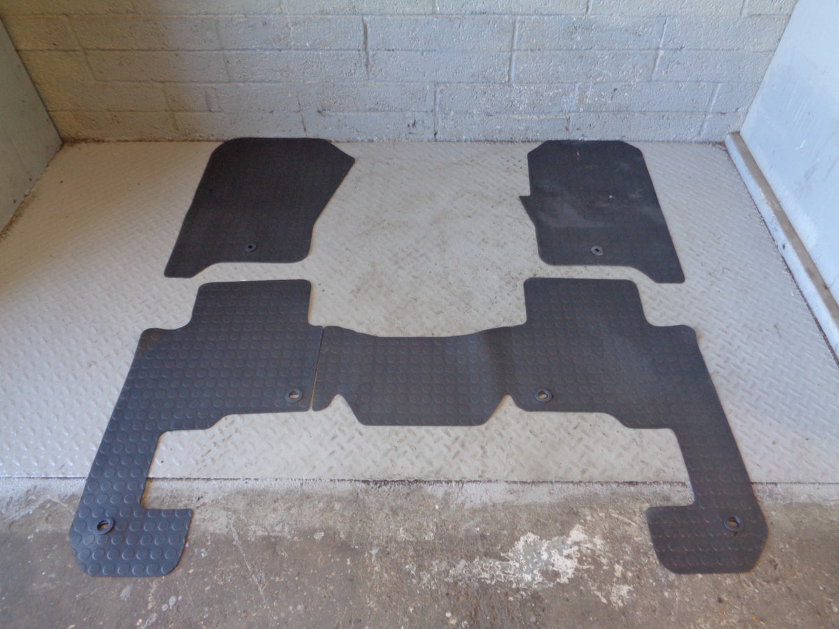 Discovery 3 Floor Mats Rubber  2004 to 2009 Land Rover Aftermarket R24045