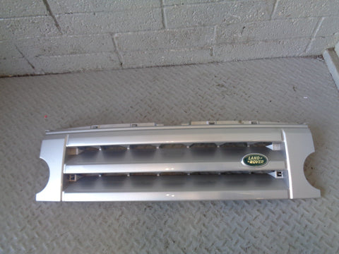 Discovery 3 Grille Front Zambesi Silver Land Rover 2004 to 2009 K07084
