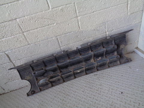 Discovery 3 Grille Front Zambesi Silver Land Rover 2004 to 2009 K07084