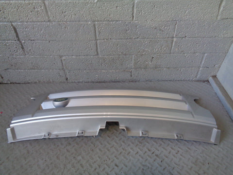 Discovery 3 Grille Front Zambesi Silver Land Rover 2004 to 2009 K07084