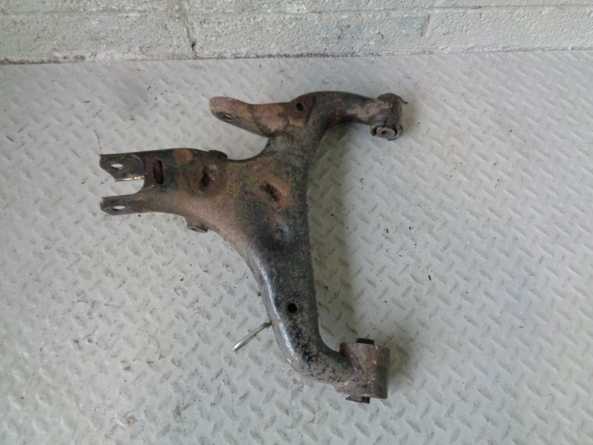 Range Rover Sport Rear Arm Range Rover Sport Lower Control Arm Near Side Rear Lower L320 2005 to ...