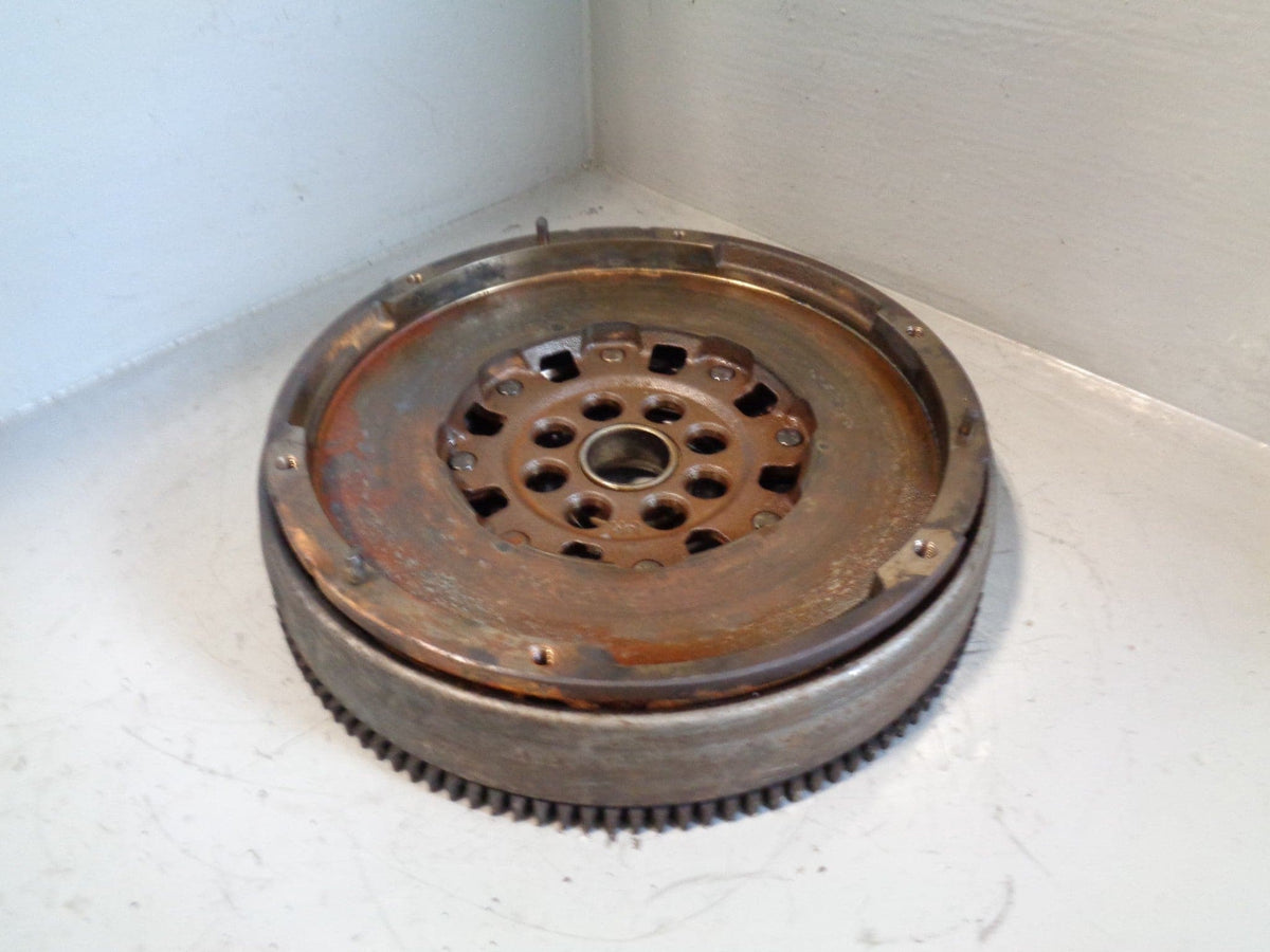Freelander 2 Dual Mass Flywheel Manual 2.2 TD4 Land Rover 2006 to 2010