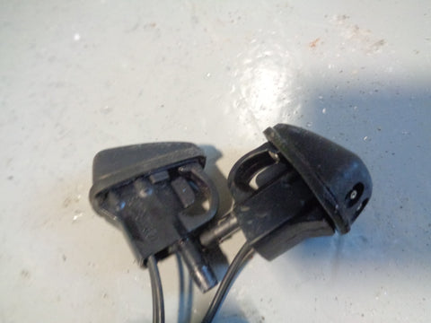 Discovery 3 4 Windscreen Washer Jets Pair Land Rover L319 2004 to 2009 L22015