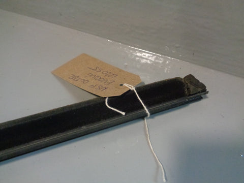 Range Rover Evoque External Window Seal Weather Strip Near Side Front 820 5 Door