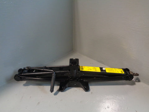 Range Rover L405 Scissor Jack and Handle CPLA-17080-AD Land Rover 2013 to 2017