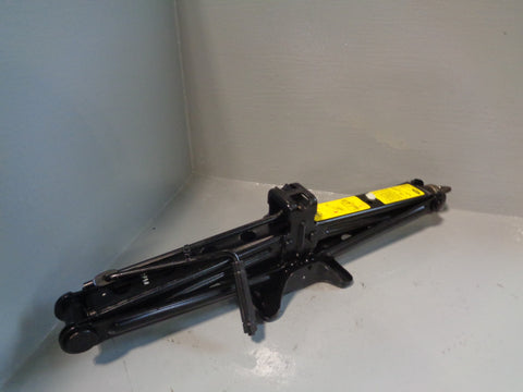 Range Rover L405 Scissor Jack and Handle CPLA-17080-AD Land Rover 2013 to 2017
