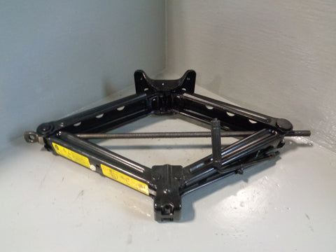 Range Rover L405 Scissor Jack and Handle CPLA-17080-AD Land Rover 2013 to 2017