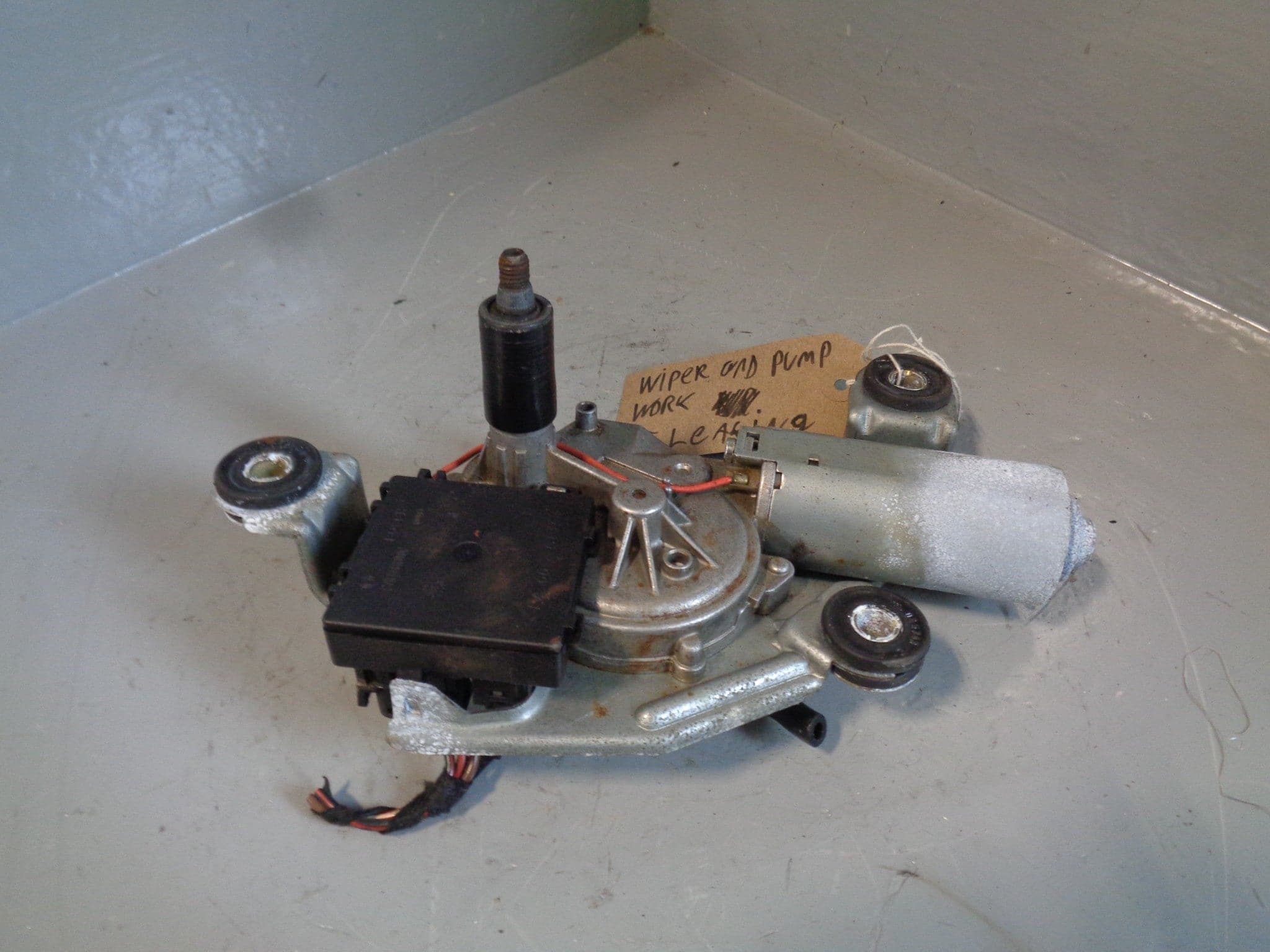 L322 Rear Wiper Range Rover L322 Rear Wiper Motor Land Rover 0 390 201 571 2002 to 201 ...