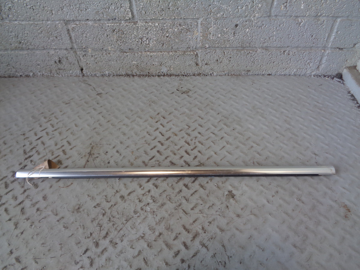 Range Rover Evoque Window Seal Weather Strip Off Side Front Door Silver L538