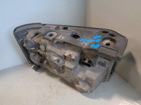 Discovery 2 Headlight Near Side Facelift Td5 V8 2002 to 2004 Land Rover R05035