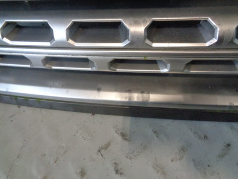 Range Rover L405 Grille Front in Silver Pre-Facelift 2013 to 2015