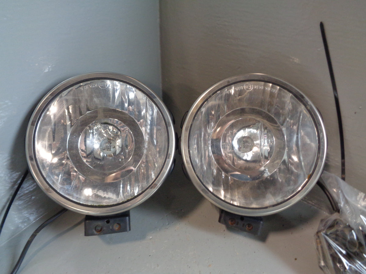 Discovery 2 Spotlights for Front Bumper Pair Halogen 1998 to 2004 L25065
