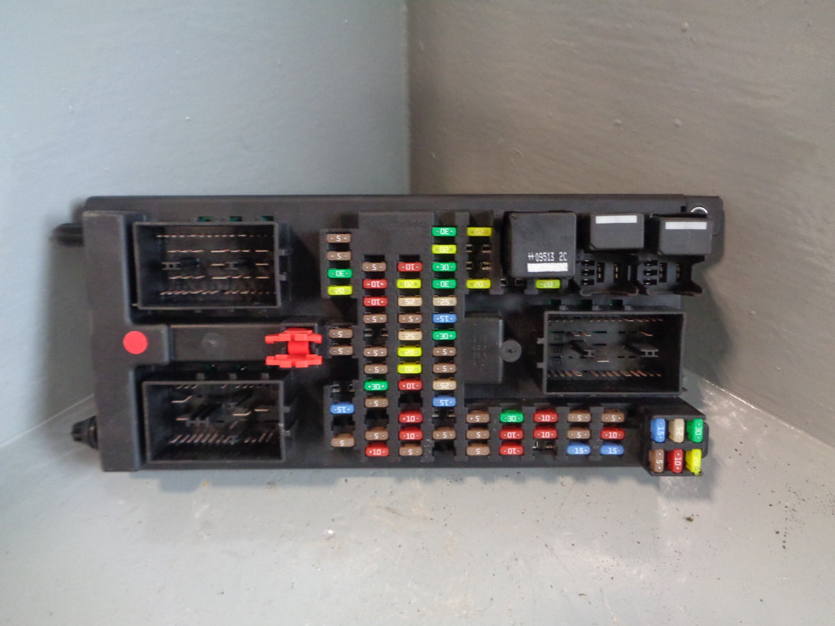 Range Rover L322 Fuse Box 3.6 TDV8 AH42-14F041-AJ Under Dash 2010 to 2013
