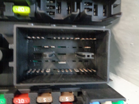 Range Rover L322 Fuse Box 3.6 TDV8 AH42-14F041-AJ Under Dash 2010 to 2013