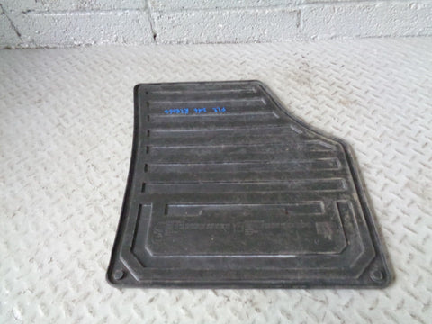 Freelander 2 Floor Mats Set of 4 in Black Rubber Land Rover 2006 to 2011 R28064