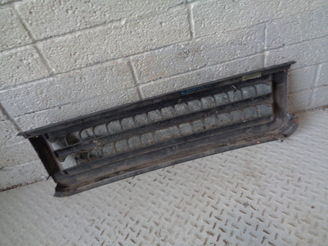 Discovery 2 Front Grille Pre-Facelift Land Rover Blenheim Silver R11045