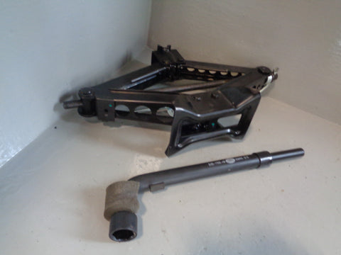 Range Rover Evoque Scissor Jack and Handle with Wheel Brace L538 2011 to 2018