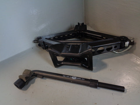Range Rover Evoque Scissor Jack and Handle with Wheel Brace L538 2011 to 2018