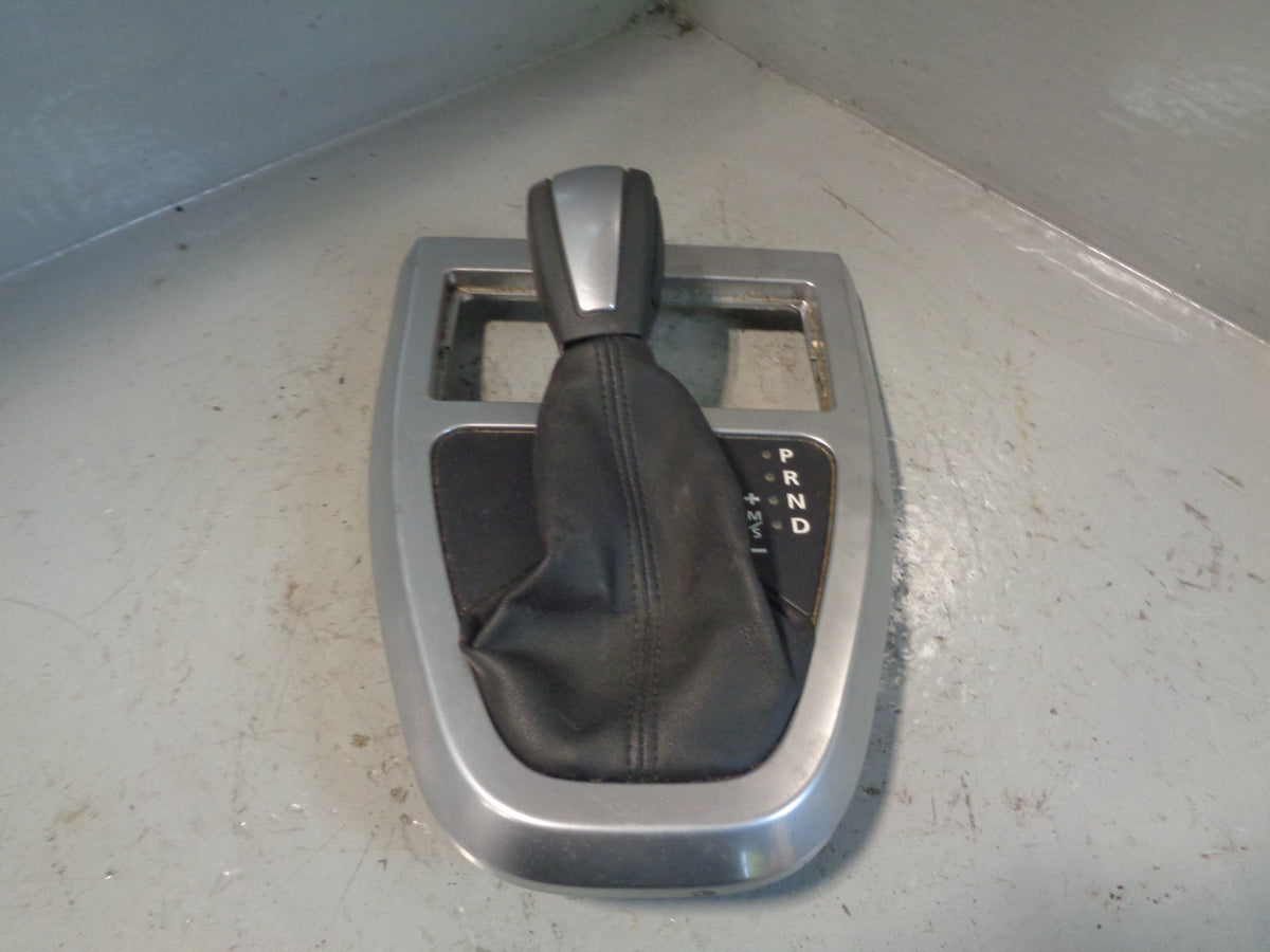 Freelander 2 Gear Knob Gaiter Auto Surround Trim Land Rover 2006 to 2011 R25035