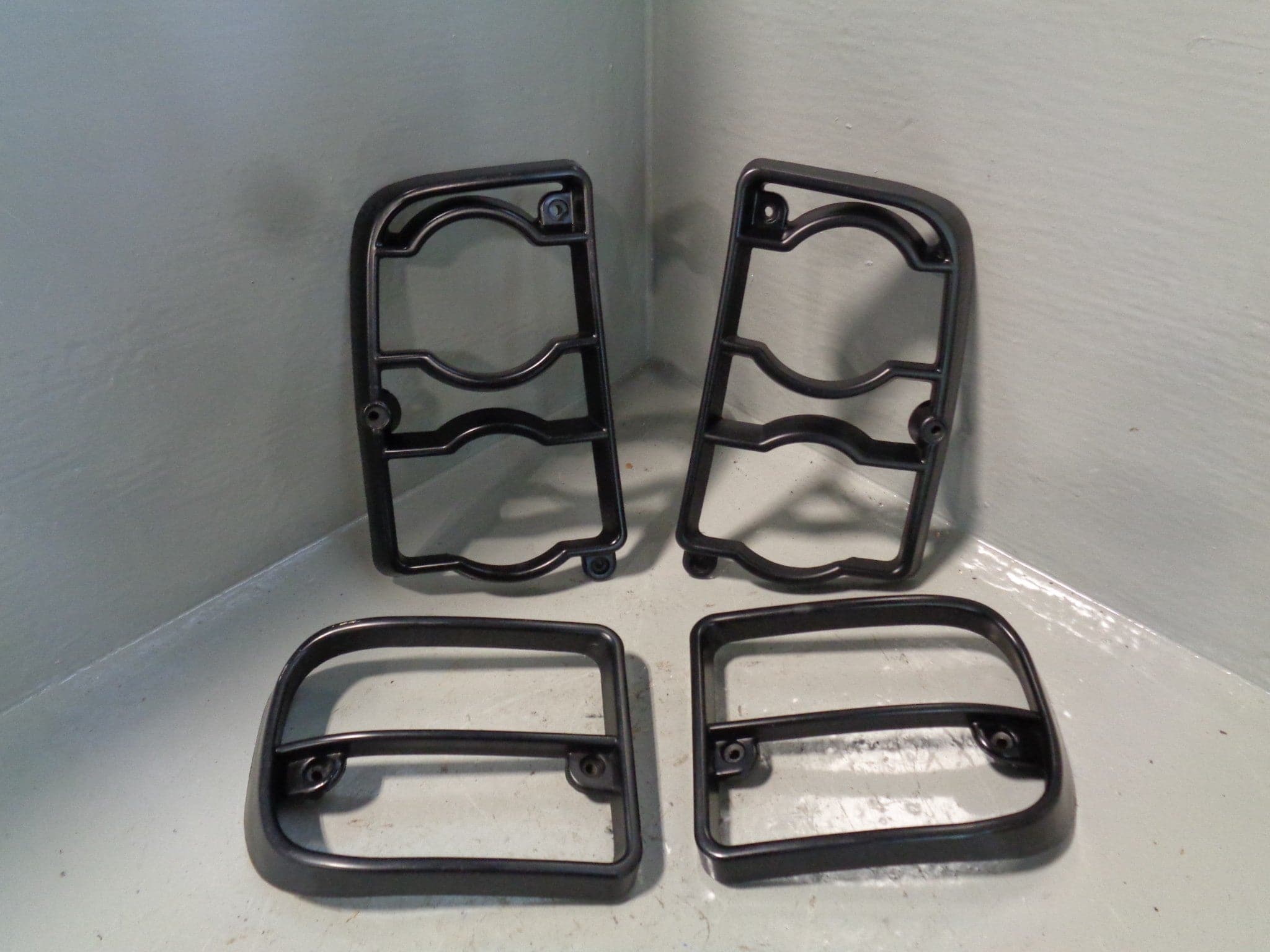 Freelander 1 Rear Light Guards 4 x Set Facelift Land Rover 2004 to 200 ...