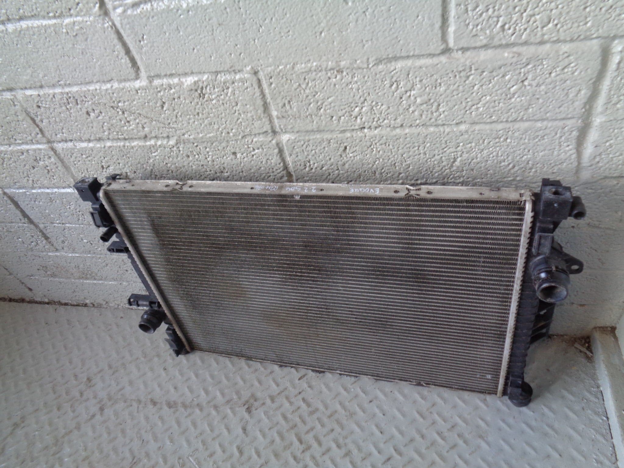3744 Radiator Range Rover Evoque Radiator Engine Cooling 2.2 SD4 L538 2011 to 2018 ...