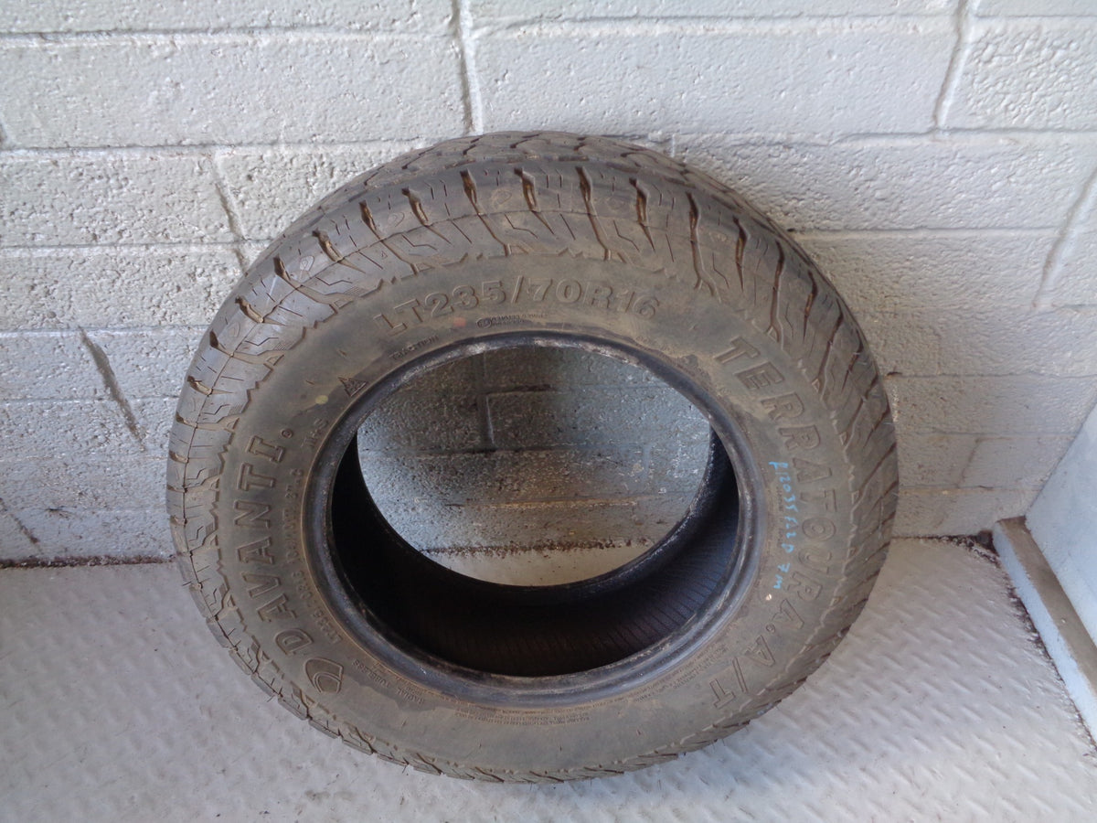 Davanti Terratoura A/T Part Worn Tyre 235/70R16 7mm Tread 235 70 16 R12035D