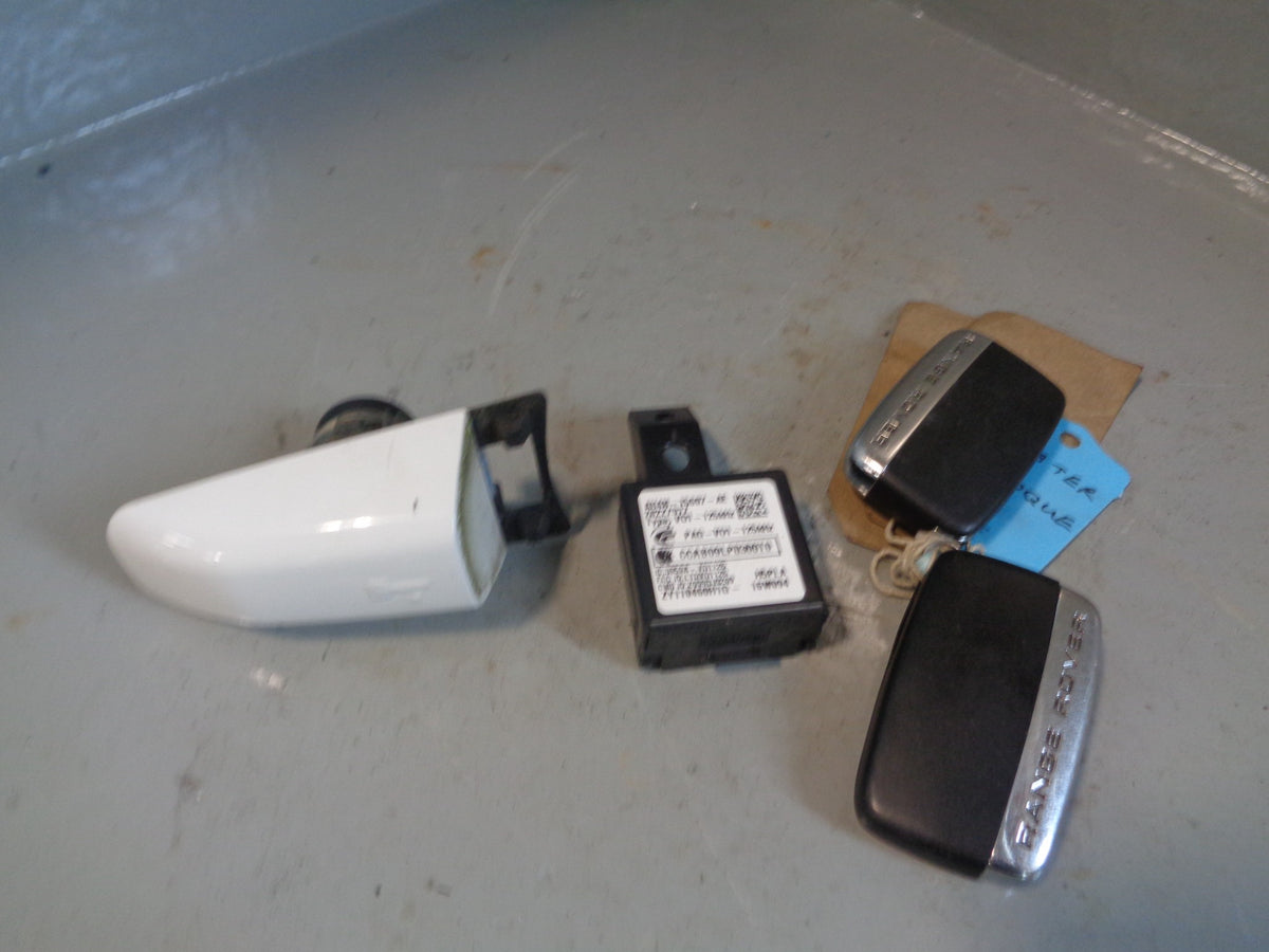 Range Rover Evoque Key Remotes and Blade with Door Lock 2016 to 2018 L22055