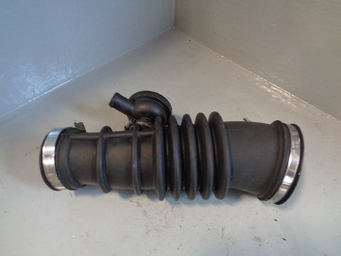 Discovery 2 Turbo To Air Box Pipe Hose TD5 Land Rover 1998 to 2004