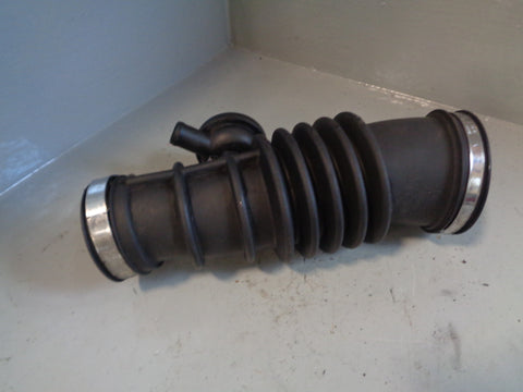 Discovery 2 Turbo To Air Box Pipe Hose TD5 Land Rover 1998 to 2004