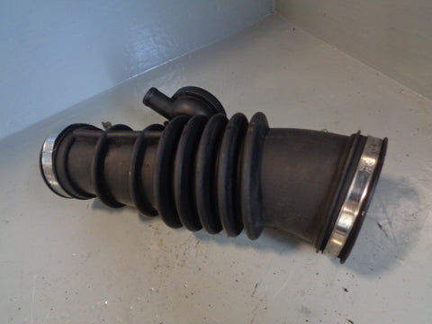 Discovery 2 Turbo To Air Box Pipe Hose TD5 Land Rover 1998 to 2004