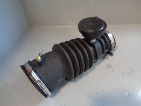 Discovery 2 Turbo To Air Box Pipe Hose TD5 Land Rover 1998 to 2004