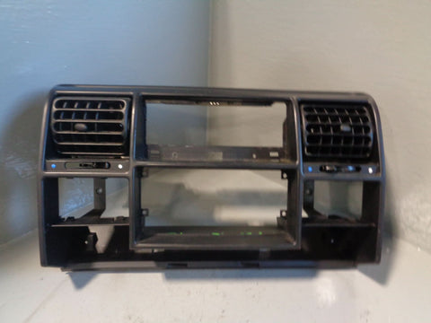 Discovery 2 Centre Air Vents Dashboard Panel Land Rover 2002 to 2004 R03015