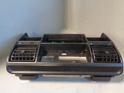 Discovery 2 Centre Air Vents Dashboard Panel Land Rover 2002 to 2004 R03015