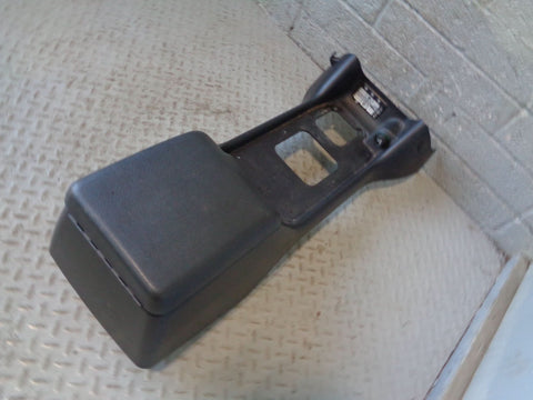 Discovery 2 Centre Console Arm Rest Black Manual Land Rover 2002 to 2004 R03015