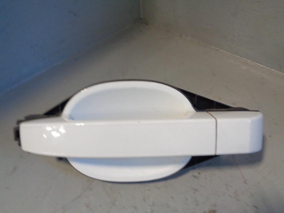 Range Rover L322 Door Handle in Fuji White Off Side Rear LRC 867 2006 to 2013