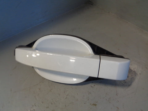 Range Rover L322 Door Handle in Fuji White Off Side Rear LRC 867 2006 to 2013